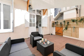 Charmant 2 pers atypique avec terrasse-métro ValmyCharming 2 people unique